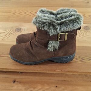 Khombu Lisa All Weather Snow Boot Womens Size 6 Brown